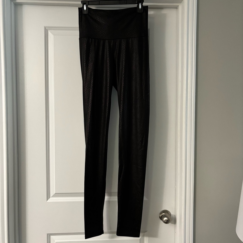 Faux Leather Snakeskin Black Textured Leggings